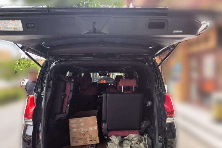 Used Lexus LM  Trunk