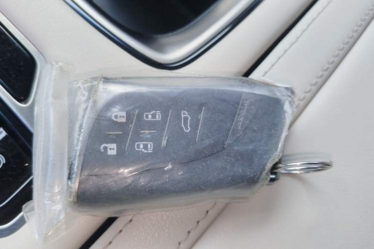 Used Lexus LM 2023 500h Six-Seater Prestige Edition Vehicle Key