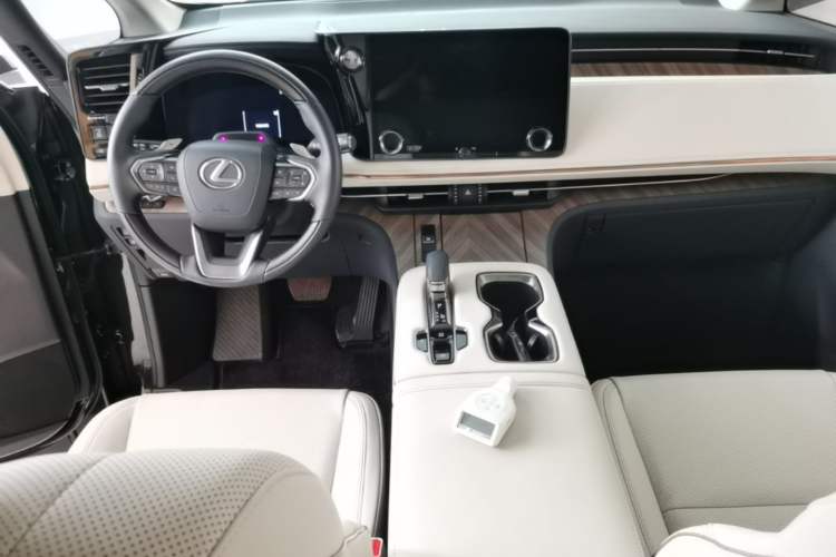 Used Lexus LM 2025 Model 500h Four-Seater Imperial Edition Center Console