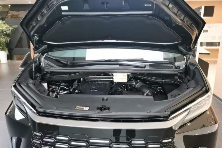 Used Lexus LM 2025 Model 500h Four-Seater Imperial Edition Engine Bay