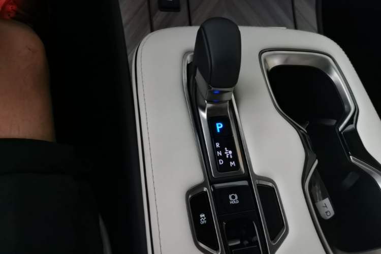 Used Lexus LM 2025 Model 500h Four-Seater Imperial Edition Gear Lever