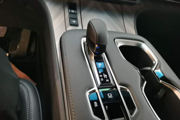 Used Lexus LM 2025 Model 500h Four-Seater Imperial Edition Gear Lever