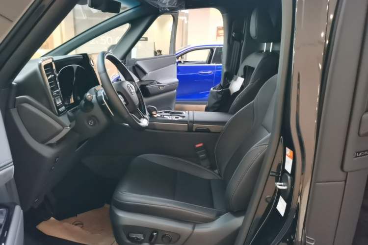 Used Lexus LM 2025 Model 500h Four-Seater Imperial Edition Left Front Seat
