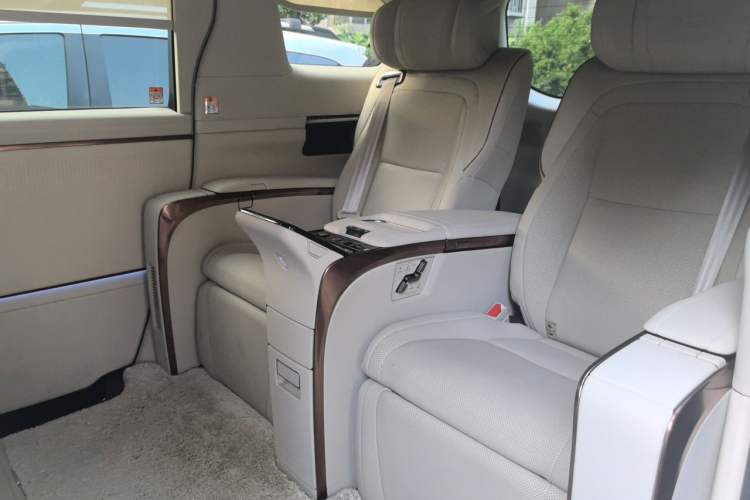 Used Lexus LM 2025 Model 500h Four-Seater Imperial Edition Left Rear Seat