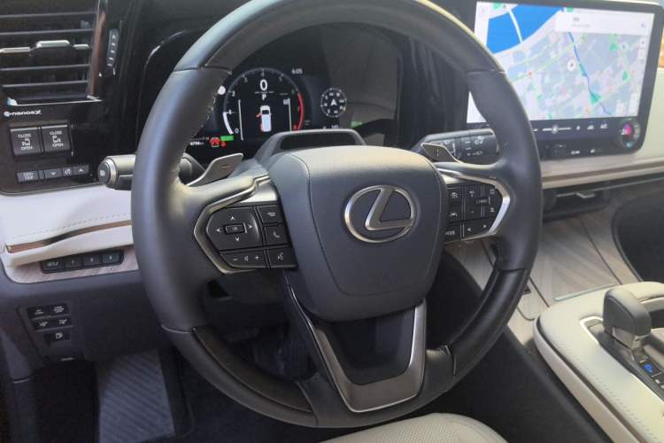 Used Lexus LM 2025 Model 500h Four-Seater Imperial Edition Steering Wheel