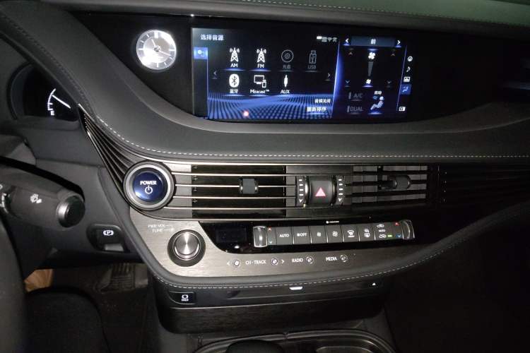 Used Lexus LS 2020 500h Excellence Edition China VI standard Audio And AC Panel