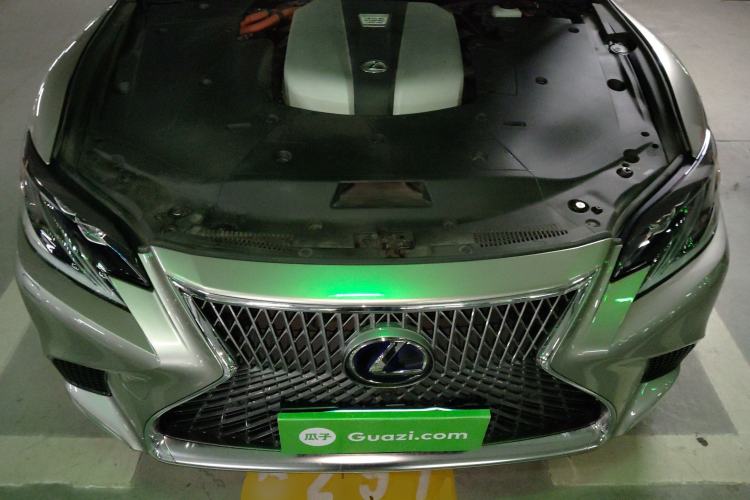 Used Lexus LS 2020 500h Excellence Edition China VI standard Engine Bay