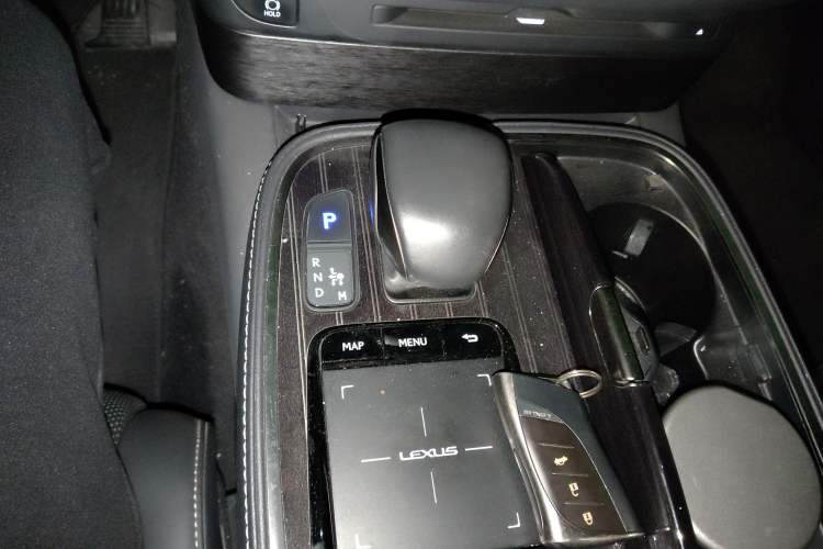 Used Lexus LS 2020 500h Excellence Edition China VI standard Gear Lever