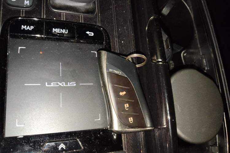 Used Lexus LS 2020 500h Excellence Edition China VI standard Vehicle Key