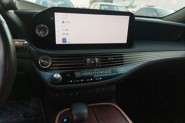 Used Lexus LS 2023 500h Excellence Edition Audio And AC Panel