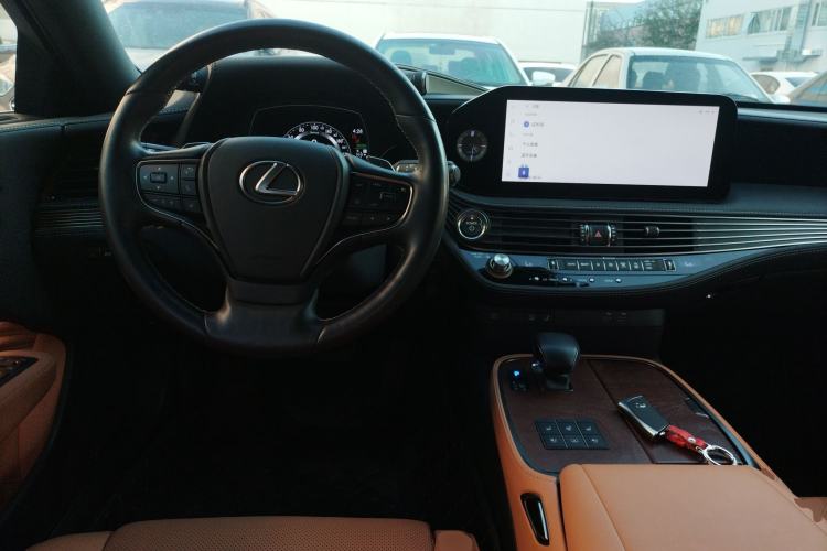 Used Lexus LS 2023 500h Excellence Edition Center Console