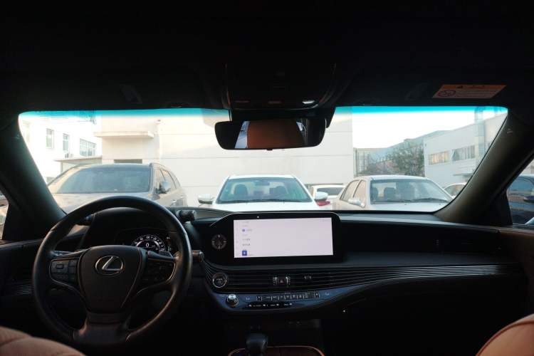 Used Lexus LS 2023 500h Excellence Edition Headliner