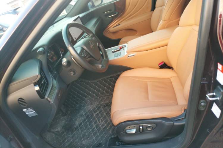 Used Lexus LS 2023 500h Excellence Edition Left Front Seat
