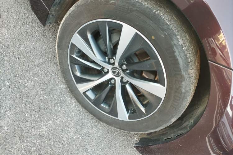Used Lexus LS 2023 500h Excellence Edition Right Front Wheel Hub