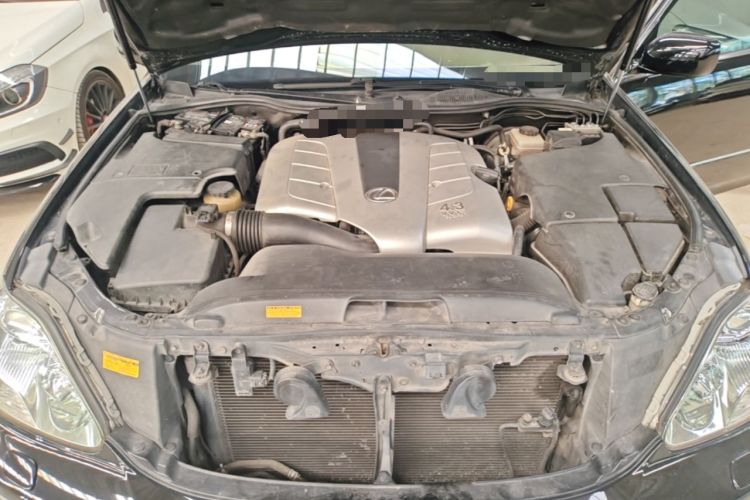 Used Lexus LS 2004 430 Engine Bay