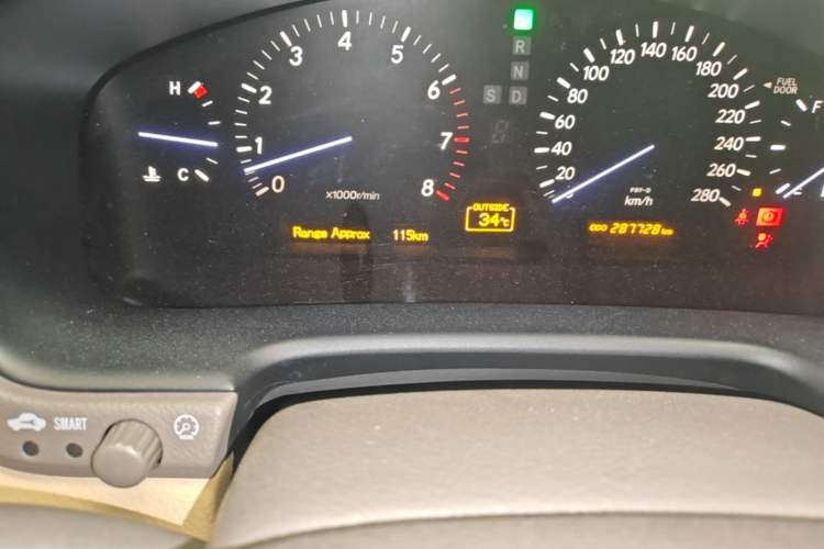 Used Lexus LS 2004 430 Odometer Close Up