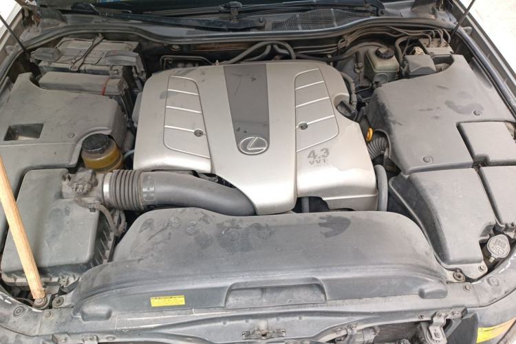 Used Lexus LS 2004 430 Engine Bay
