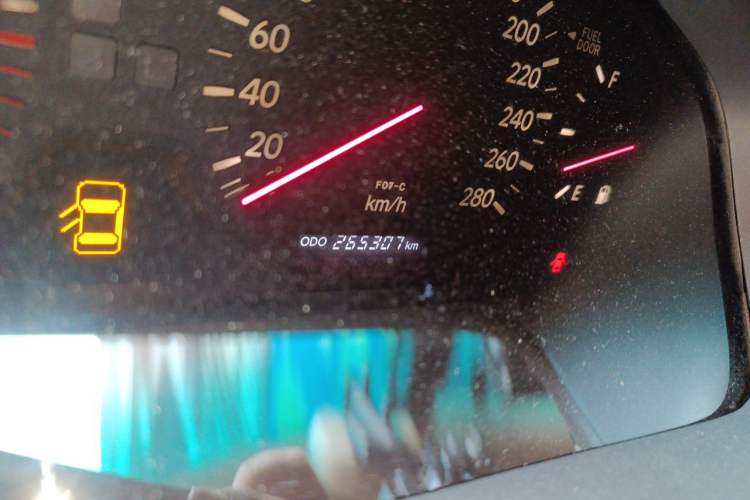 Used Lexus LS 2004 430 Odometer Close Up