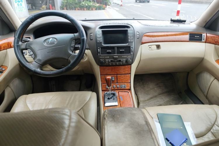 Used Lexus LS 2005 430 Center Console