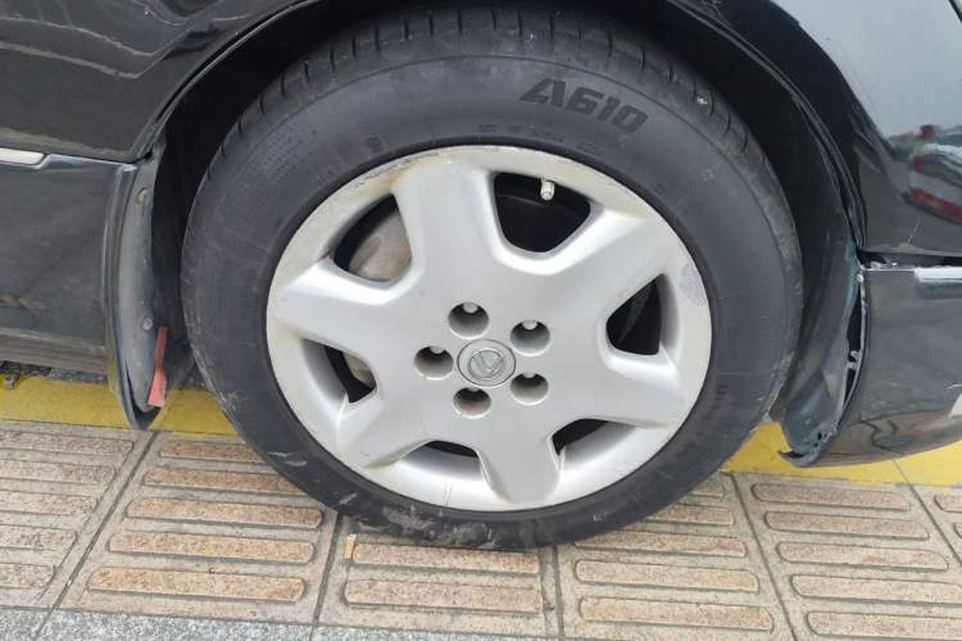 Used Lexus LS 2005 430 Right Front Wheel Hub