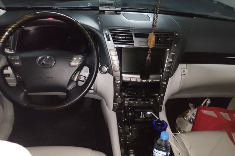 Used Lexus LS 2006 460L Prestige Edition Center Console