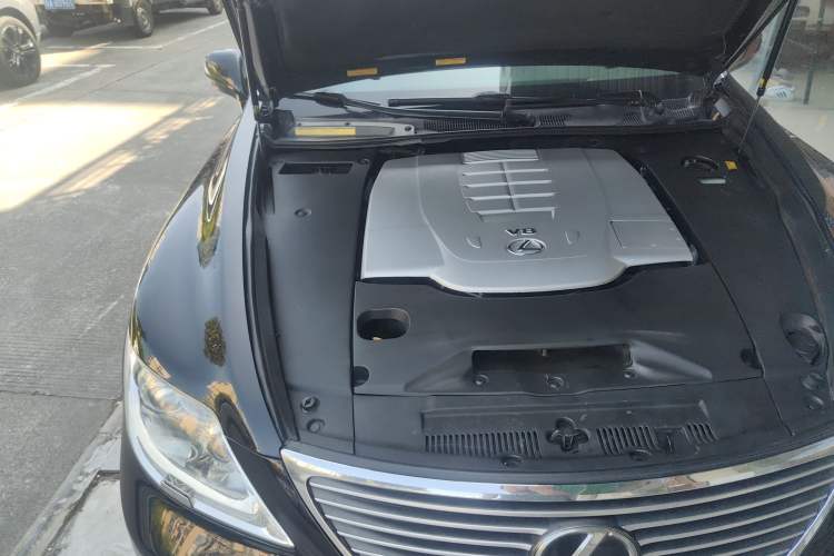 Used Lexus LS 2006 460L Prestige Edition Engine Bay Right