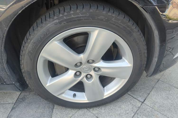 Used Lexus LS 2006 460L Prestige Edition Right Front Wheel Hub