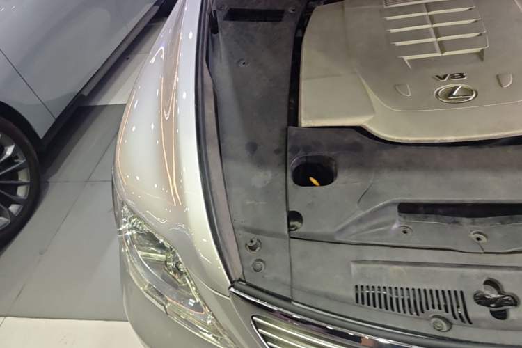 Used Lexus LS 2006 460L Engine Bay Right