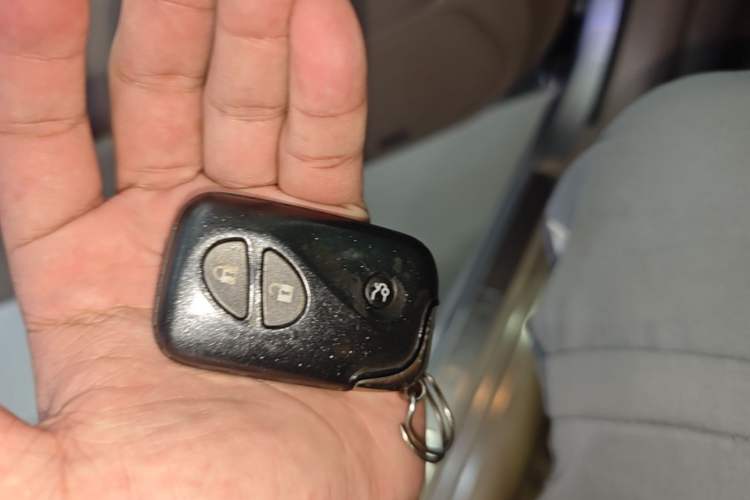 Used Lexus LS 2006 460L Vehicle Key