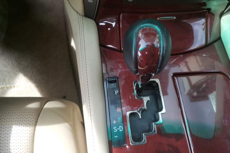 Used Lexus LS 2006 460L Gear Lever