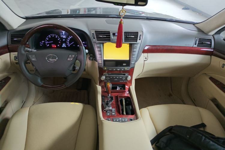 Used Lexus LS 2010 460L Luxury Edition Center Console