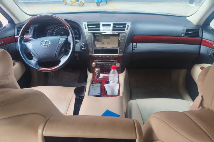 Used Lexus LS 2010 600hL Center Console