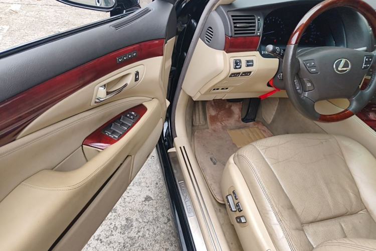 Used Lexus LS 2010 460L Driver Seat