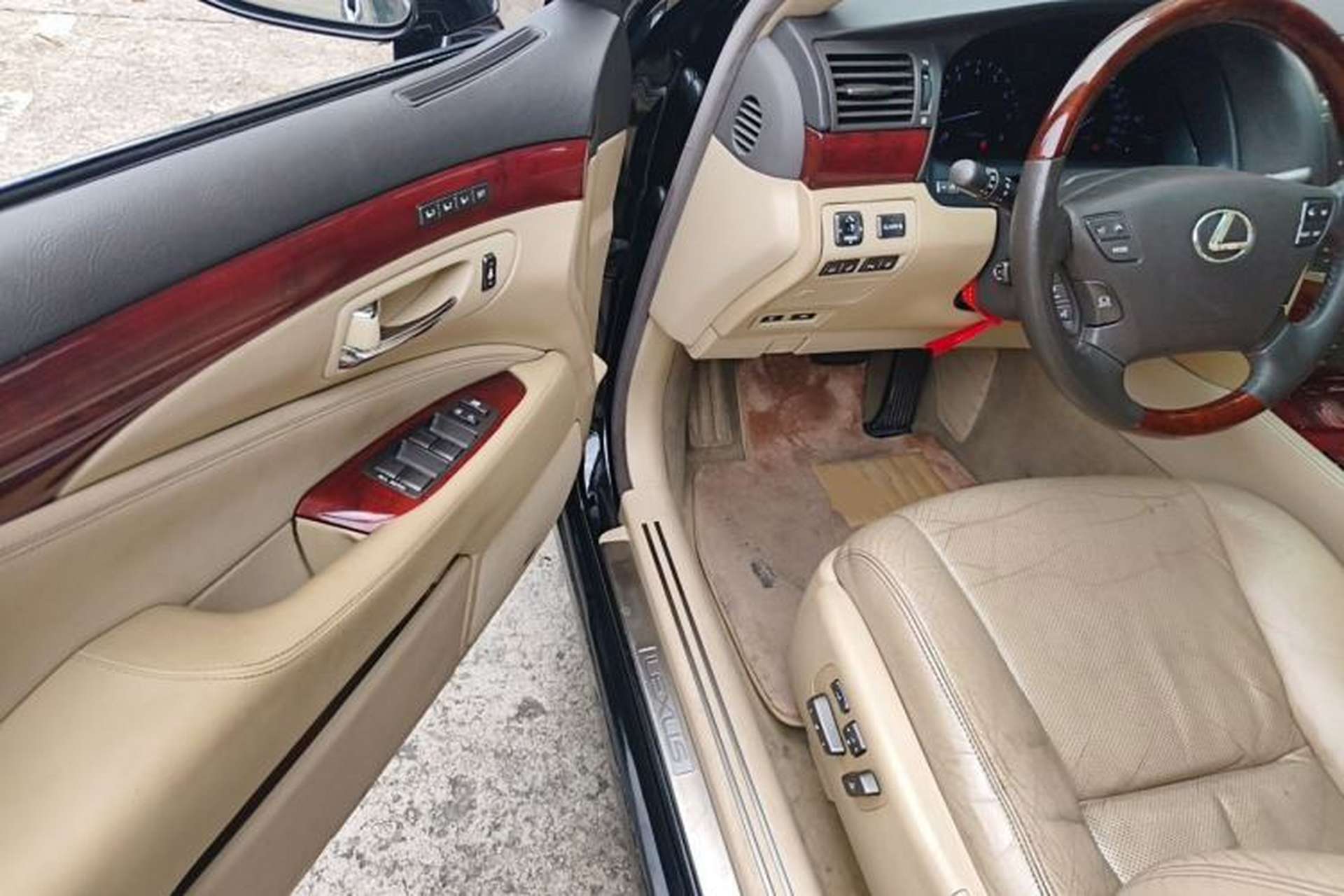 Used Lexus LS 2010 460L Driver Seat