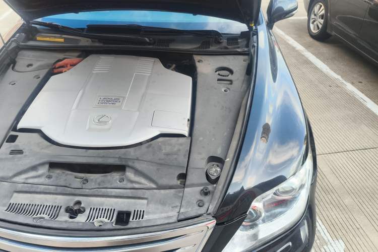 Used Lexus LS 2010 600hL Engine Bay Left
