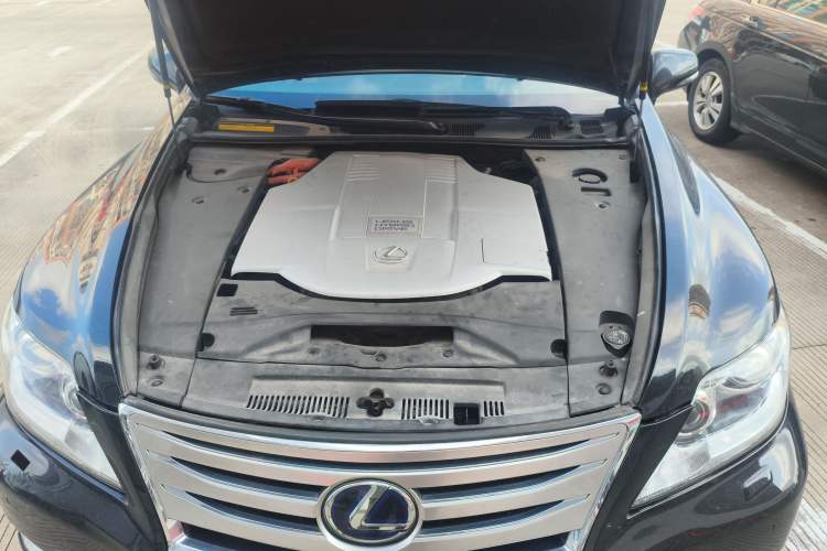 Used Lexus LS 2010 600hL Engine Bay
