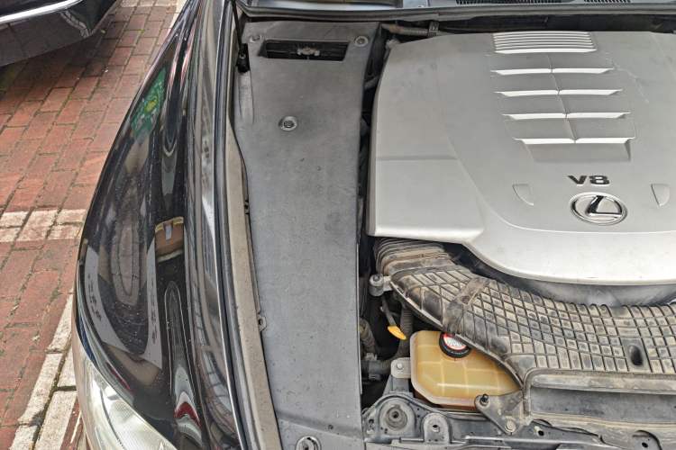 Used Lexus LS 2010 460L Luxury Edition Engine Bay Right