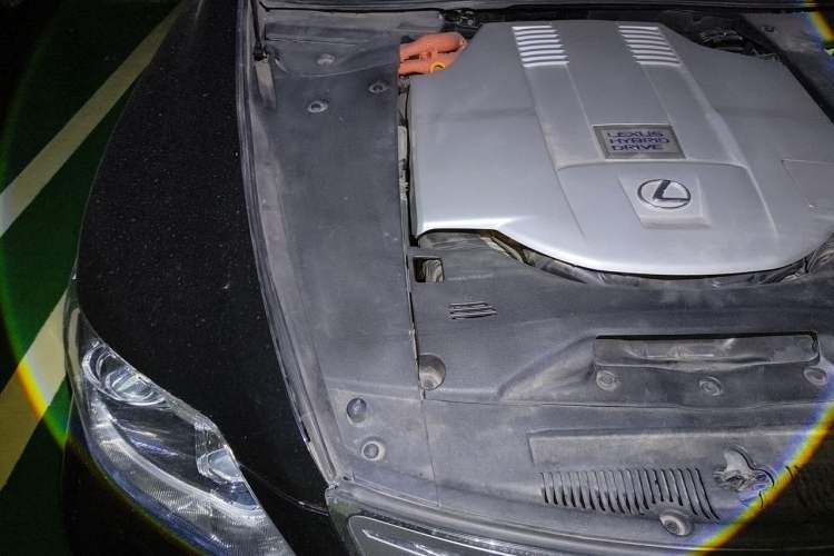 Used Lexus LS 2010 600hL Engine Bay Right