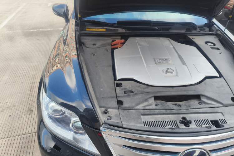 Used Lexus LS 2010 600hL Engine Bay Right