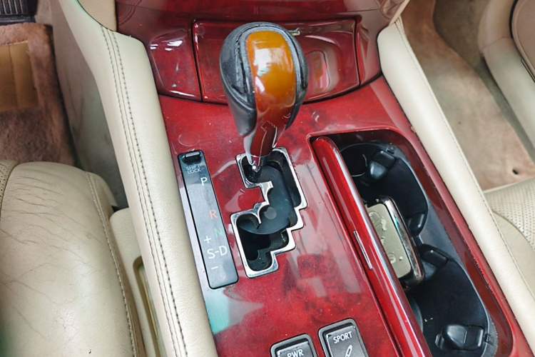 Used Lexus LS 2010 460L Gear Lever