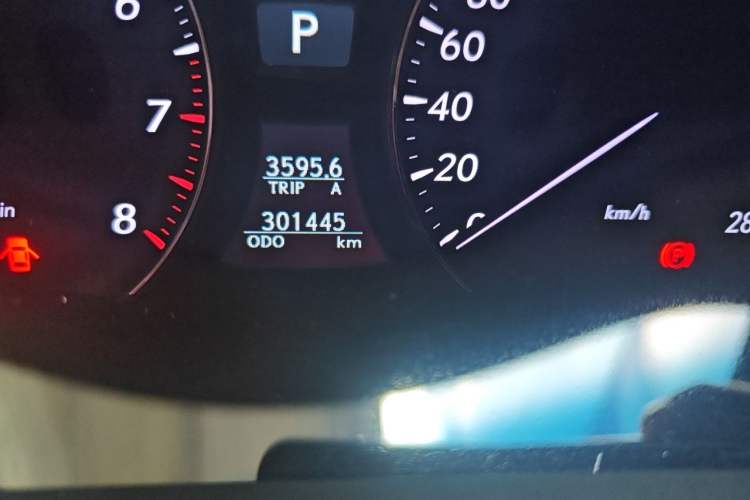 Used Lexus LS 2010 460L Odometer Close Up