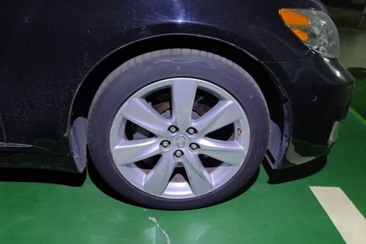 Used Lexus LS 2010 600hL Right Front Wheel Hub