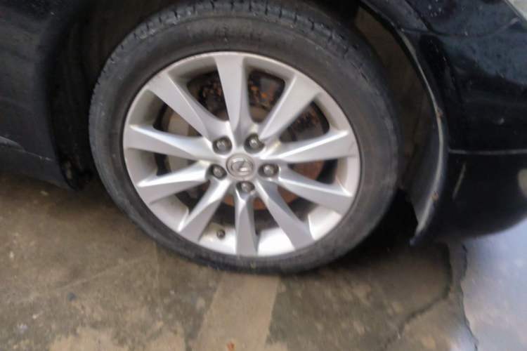 Used Lexus LS 2010 460L Prestige Edition Right Front Wheel Hub
