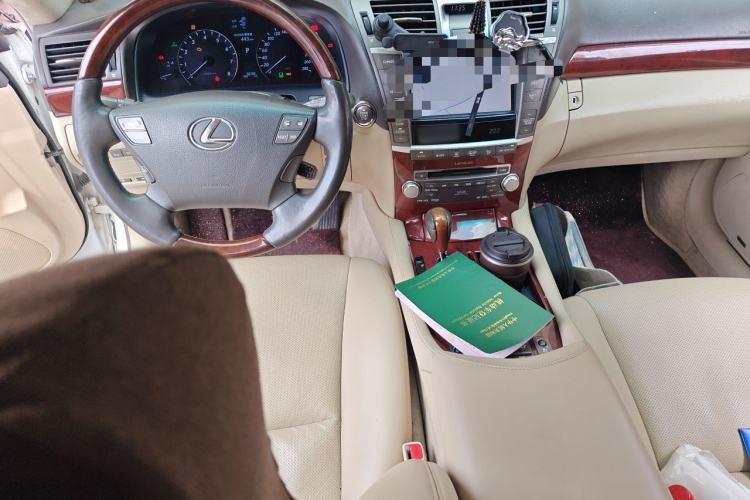 Used Lexus LS 2010 460L Prestige Edition Center Console