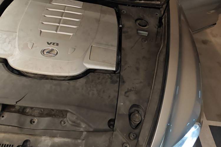 Used Lexus LS 2013 460L Engine Bay Left