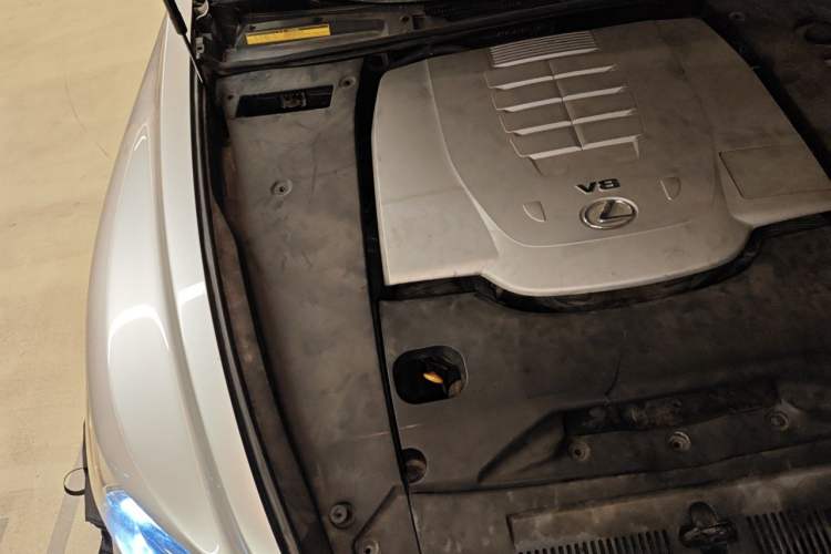 Used Lexus LS 2013 460L Engine Bay Right