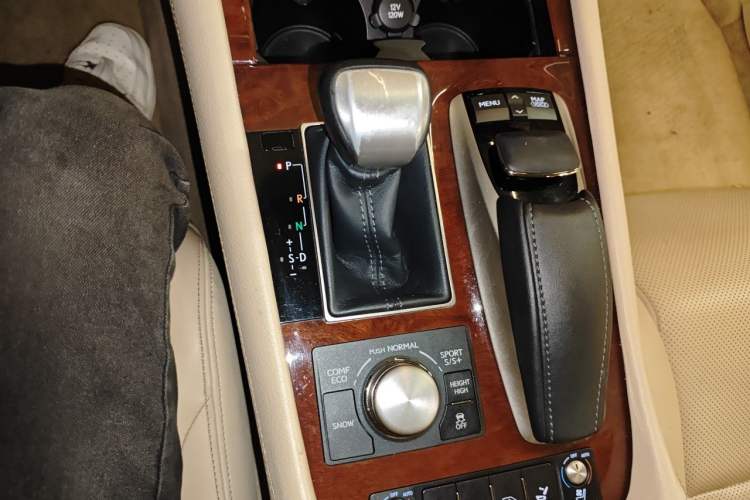 Used Lexus LS 2013 460L Gear Lever