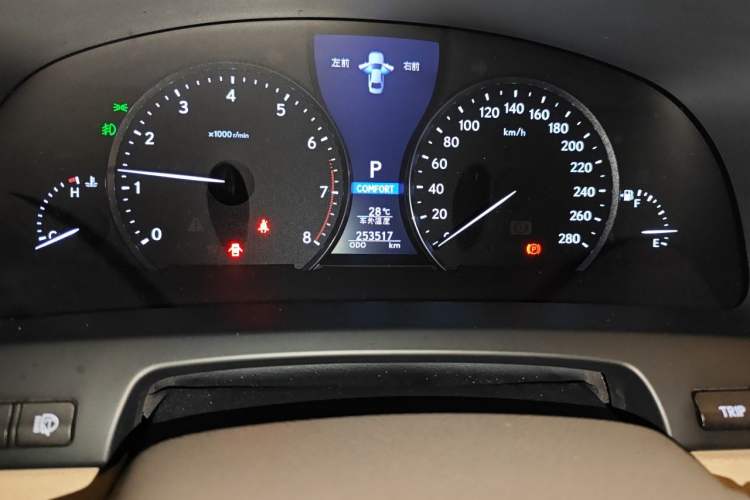 Used Lexus LS 2013 460L Odometer Close Up