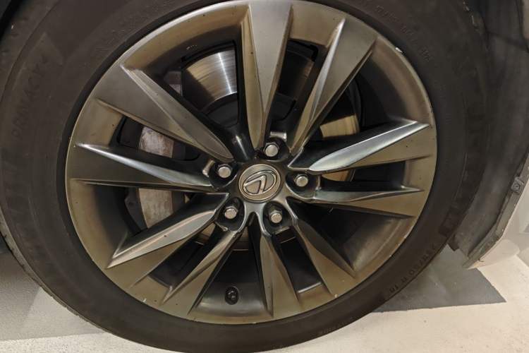 Used Lexus LS 2013 460L Right Front Wheel Hub