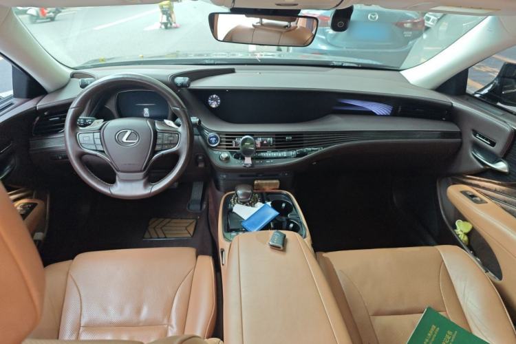 Used Lexus LS 2018 500h Excellence Edition China VI standard Center Console